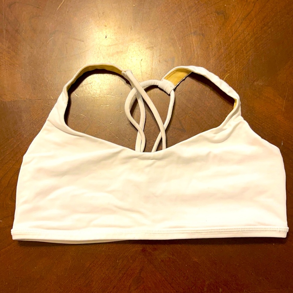 Lululemon Free To Be Sports Bra - size 8
